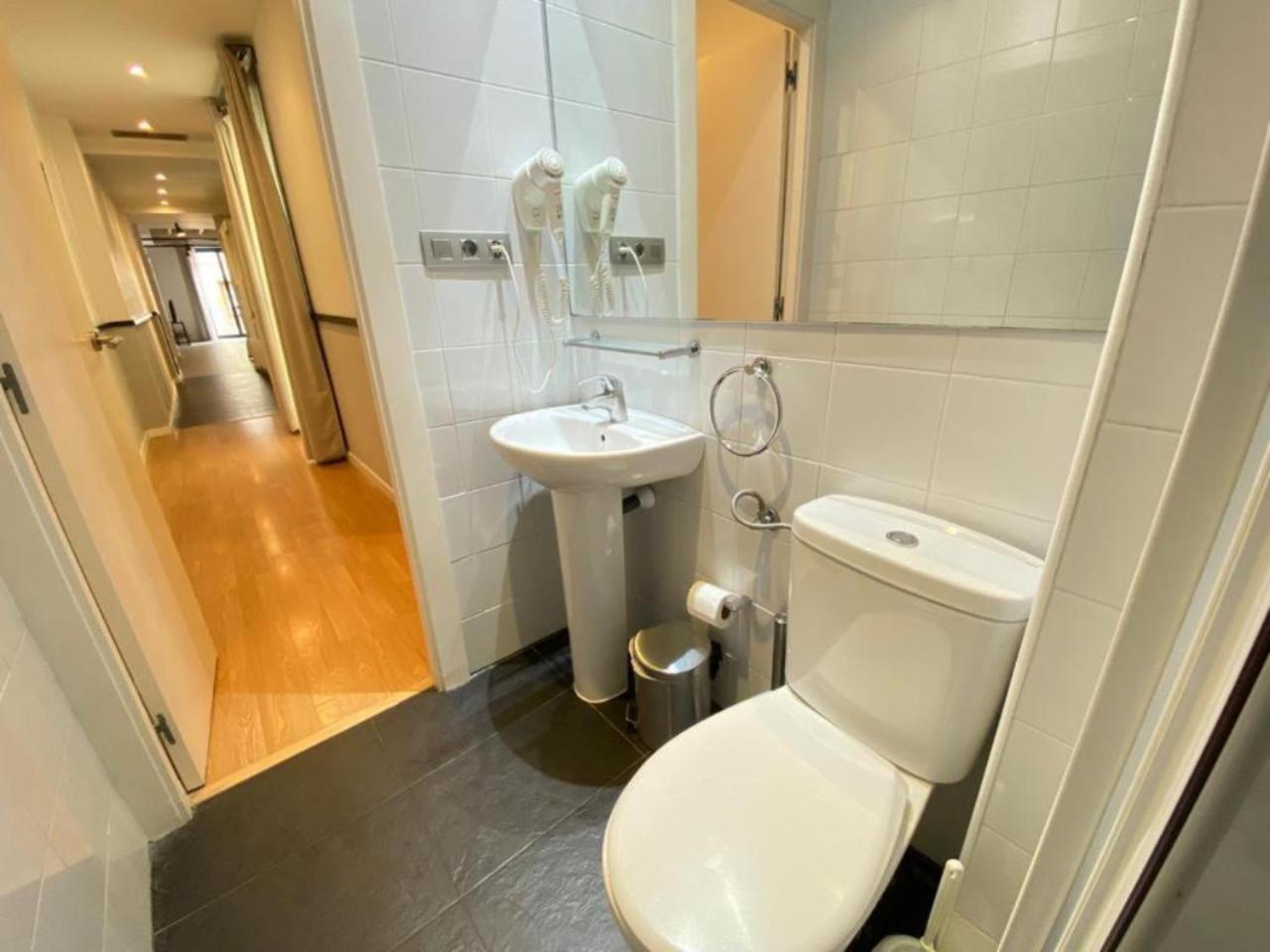 Liceu Apartments By Gaiarooms Barcelona Eksteriør bilde